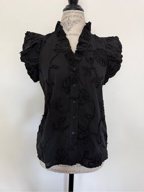 entro Black Textured Floral Ruffle Sleeve Blouse